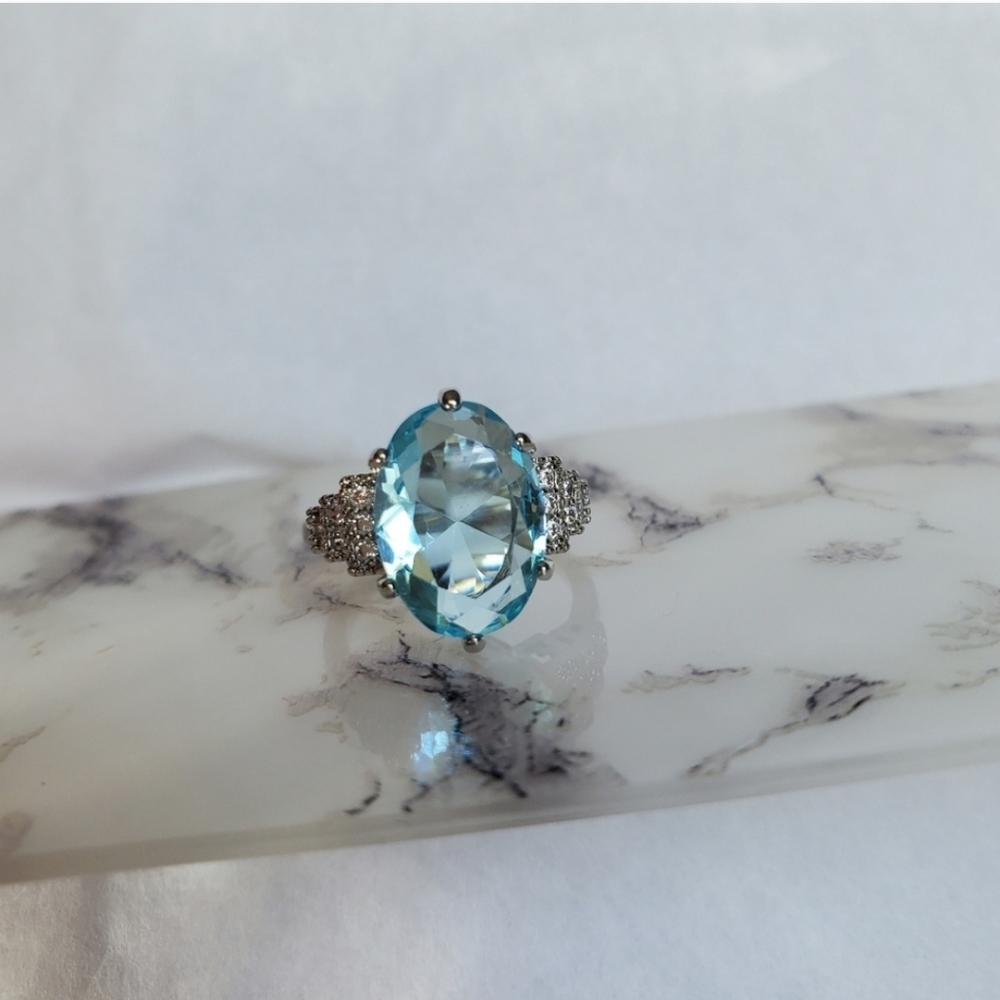 New Elegant Aquamarine Ring - Picture 8 of 8